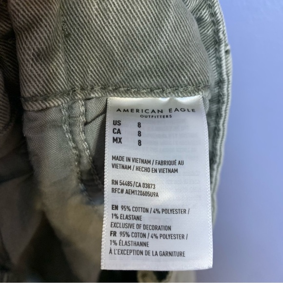 American Eagle Highest Rise Mom Short in Green - Size 8 - Picture 6 of 6